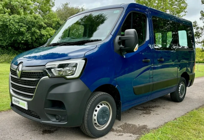 Renault Master Window Van